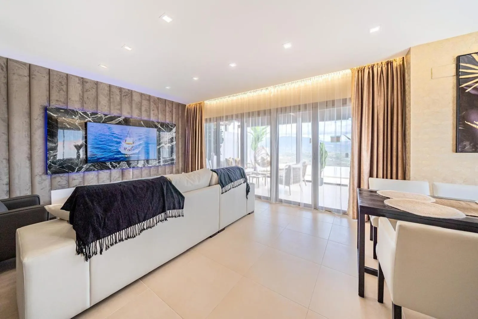 Appartement 103 - Luxurious 3 Bed Duplex Penthouse With Stunning Mountain Views à Mijas 0*,  Espagne